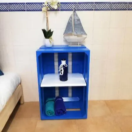 With One Bedroom In Santa Cruz With Furnished Garden And Wifi 200 M From The Beach 아파트 *